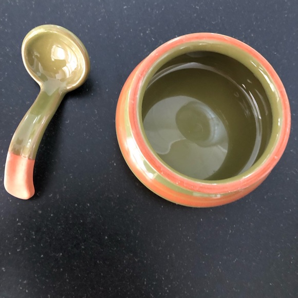 EUC Mexican inspired terra-cotta salsa and/or guacamole serving dish with ladle. - Picture 3 of 8